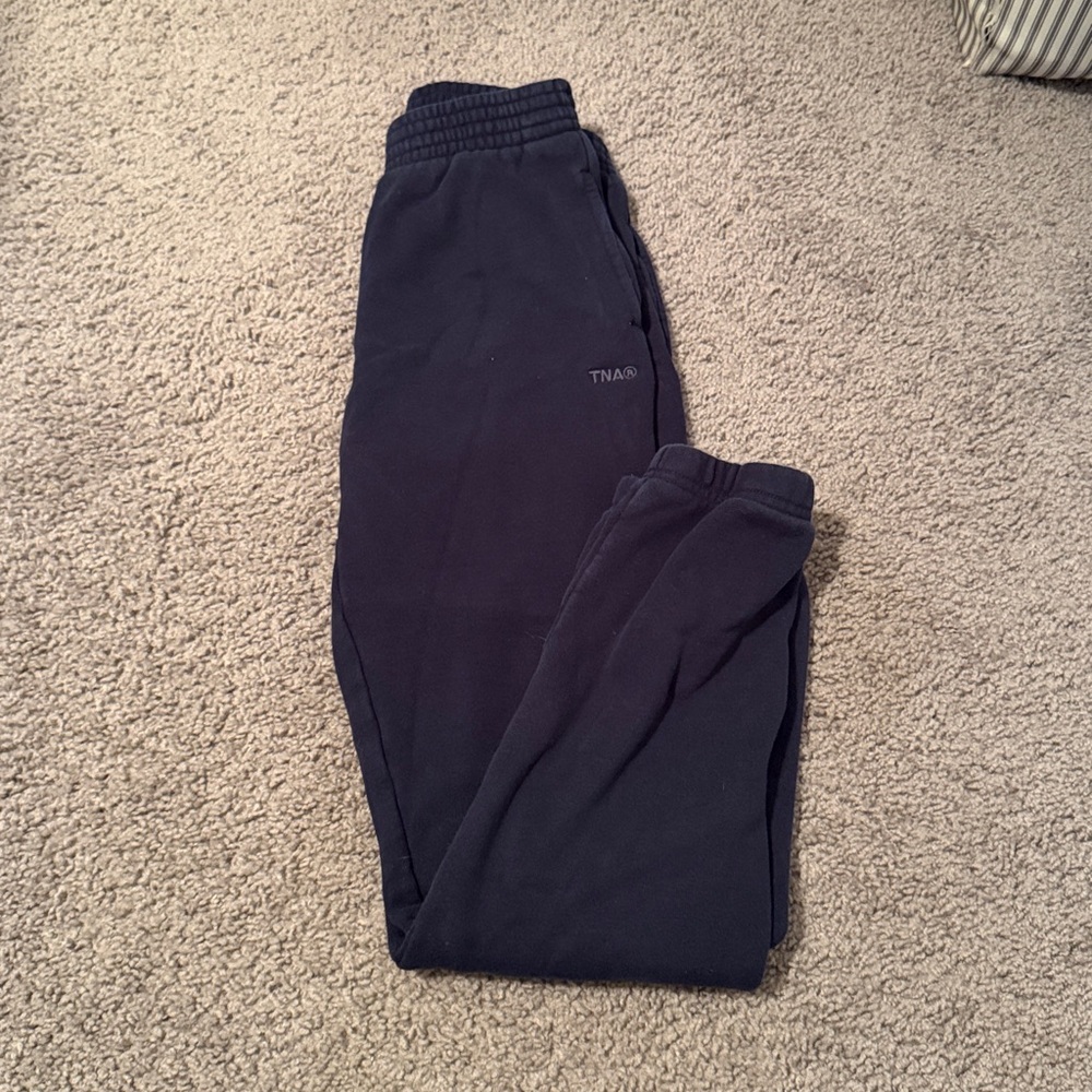ARITZIA TNA NAVY PERFECT FIT SWEATPANTS